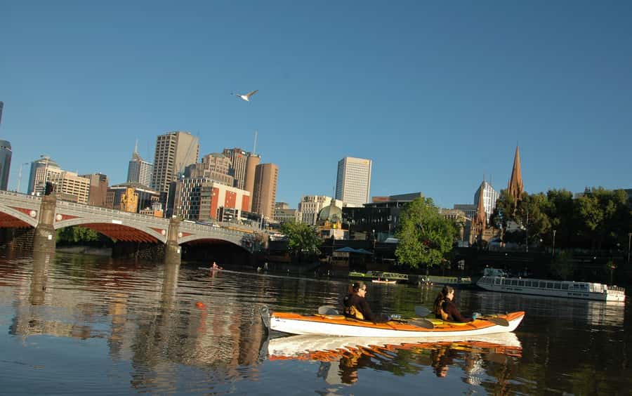 Melbourne: Iconic City Sights Kayak Experience - Under Princes Bridge and into Melbourne’s centre