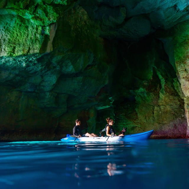 MENORCA: Kayak cave route + photo session. - Key points at a glance