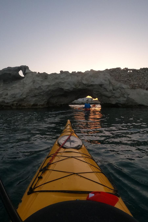 Milos: Romantic Semi Private Sunset Kayaking Tours - Sunset on the return to Alogomandra