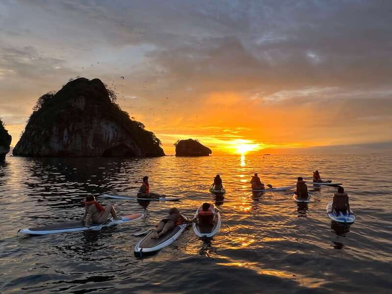 Mismaloya: Los Arcos Bioluminescent Waters Kayak & Cave Tour - Sunset, Darkness, and the Best Timing