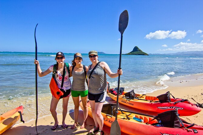 Mokolii Island Self Guided Kayak Tour - Walking around Mokoliʻi