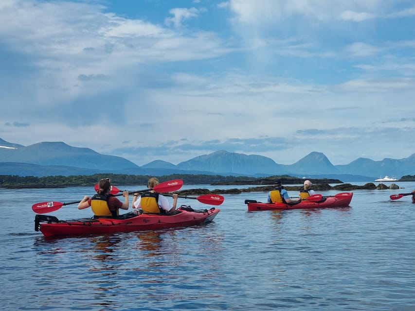 Molde - Guided kayak tour - Meeting beside Thon Hotel in central Molde