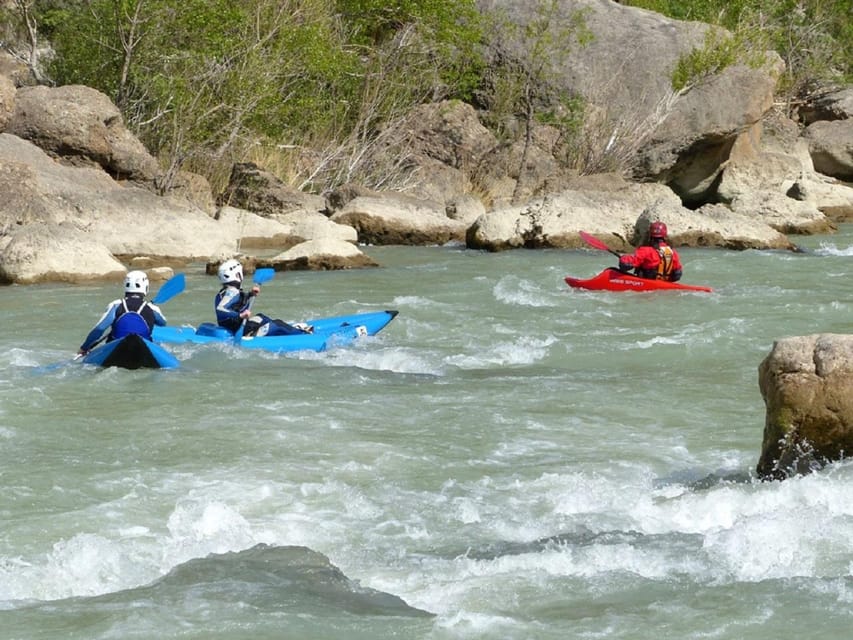Murillo de Gállego Huesca: Open kayak single or double - Two and a half hours among waves and rocks
