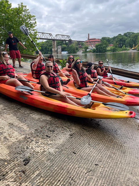 Nashville: Kayak Tour with Skyline Views - How the self-guided format affects the experience