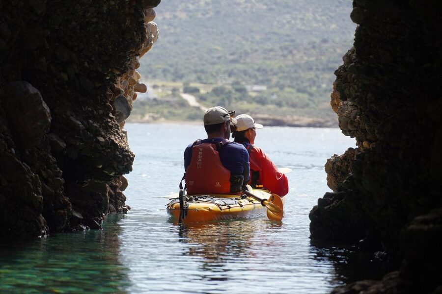 Naxos: Moutsouna Caves Sea Kayak Tour, Snorkeling & Picnic - Small groups make a practical difference
