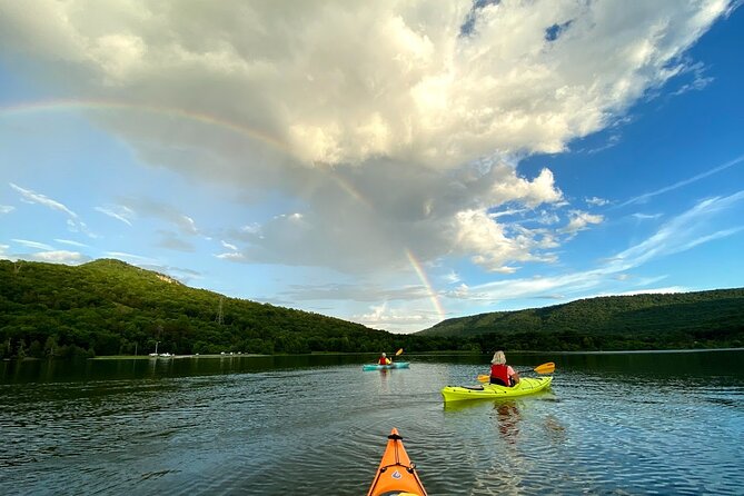 Nickajack Bat Cave Kayak Tour with Chattanooga Guided Adventures - The guides shape the evening
