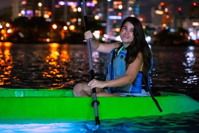 Night Kayak - Condado City Lights Tour - What the guides add to the hour