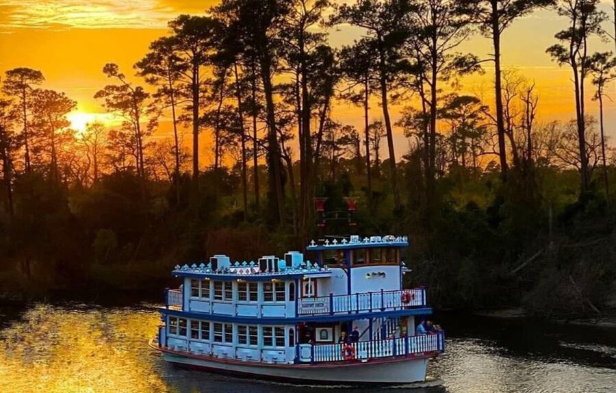 North Myrtle Beach: Dinner Cruise on a Paddle Wheel Boat - Should you book the Barefoot Queen dinner cruise?