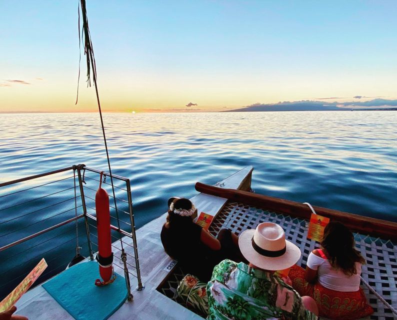 Oahu: Traditional Canoe Sunset Cruise with Dinner - Why the Small Group Matters