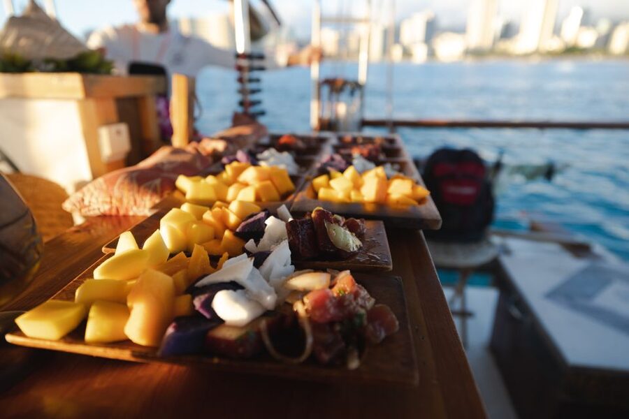 Oahu: Traditional Canoe Sunset Cruise with Dinner - Hawaiian Stories Along the Honolulu Coast