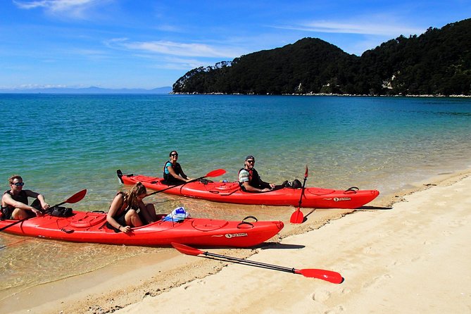Oarsome Marine Reserve Kayak Tour - Paddling from Marahau into the park