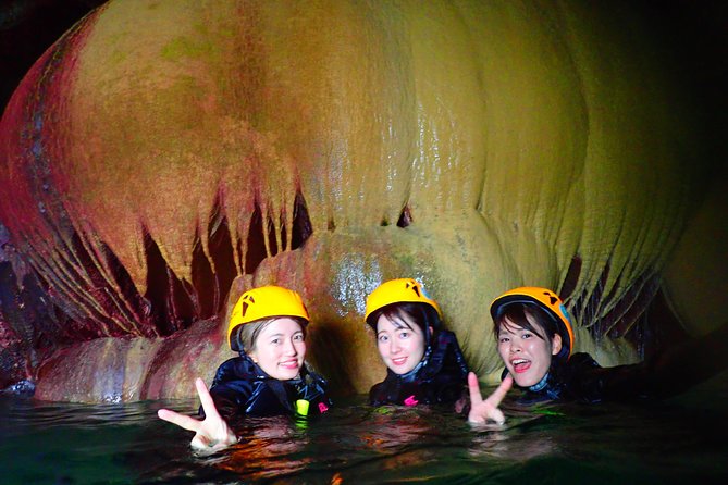 Okinawa Miyako 3set Beach SUP, Snorkeling,Pumpkin Cave,Canoeing - Starting on a SUP near Miyakojima