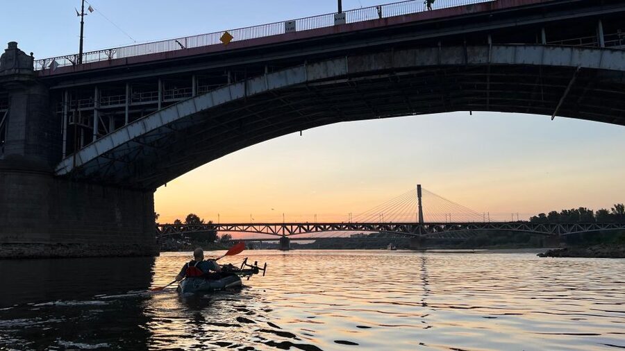 Packrafting kayaking guided tour Vistula river Warsaw Poland - Why seeing Warsaw from the Vistula feels different