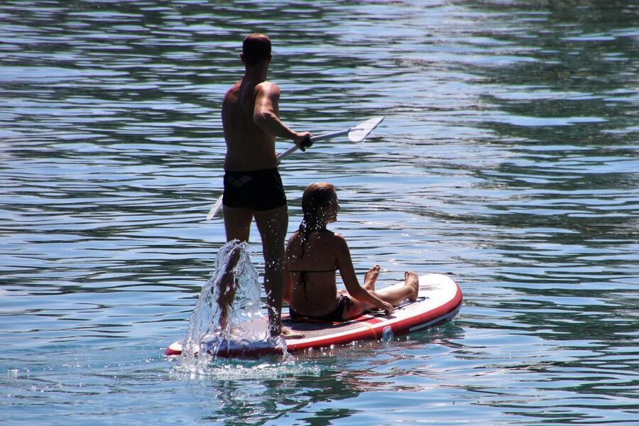 Paddle Board Rental: Glide on the Water with Ease - What the Included Facilities Add