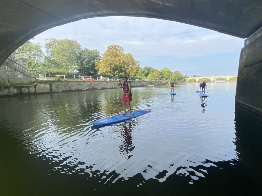 Paddleboard Experience on the beautiful Thames at Richmond - Following the Thames with the tide