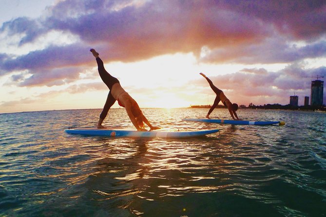 Paddleboard Yoga Class in Honolulu - The instructors and the small-group advantage