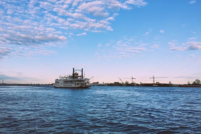 Paddlewheeler Creole Queen Jazz Dinner Cruise in New Orleans - What the river looks like after dark