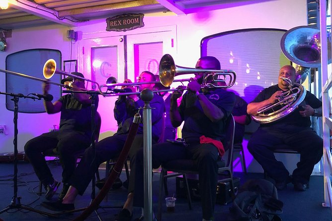 Paddlewheeler Creole Queen Jazz Dinner Cruise in New Orleans - A two-hour ride on the Mississippi River