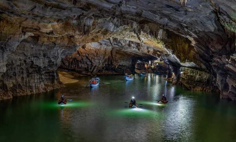 Phong Nha: Phong Nha Cave Expedition 4.5 km by Kayak - Swimming in the secret underground lake