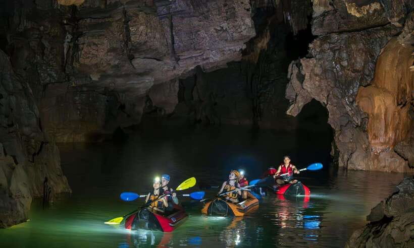 Phong Nha: Phong Nha Cave Expedition 4.5 km by Kayak - Returning by foot and kayak
