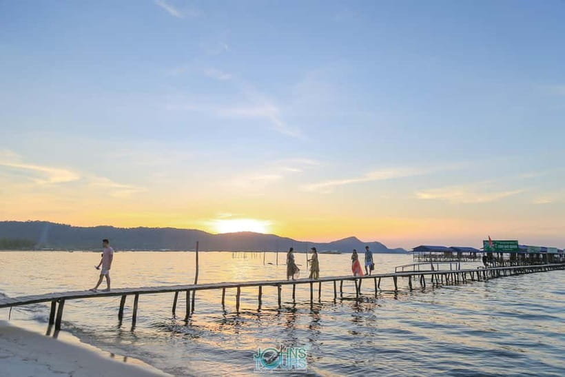 Phu Quoc: Kayaking with Starfish Beach and Bee Farm Tour - What the $32 price covers