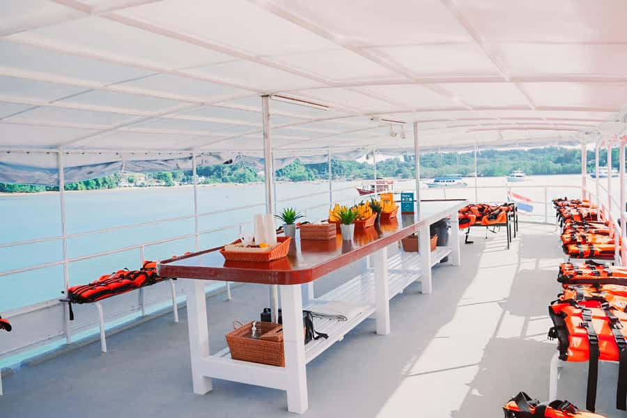 Phuket: James Bond Island and Canoeing Day Tour by Boat - Swimming and sunbathing before the return