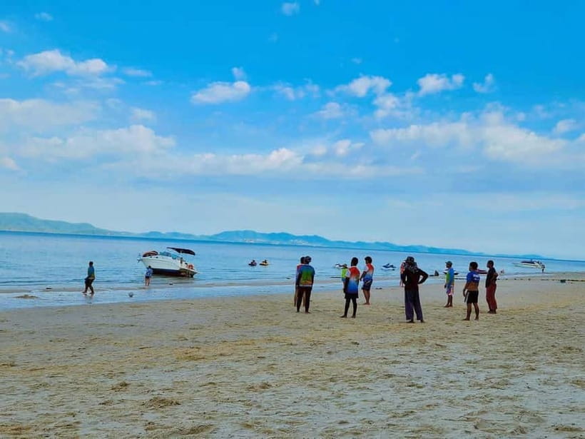 Phuket: James Bond Island Sea Canoe with lunch by Big Boat - Guides and the human side of the trip