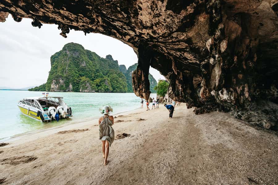 Phuket: Twilight Sea Canoe & Highlight Glowing Plankton - Lunch, briefings, and the first paddle
