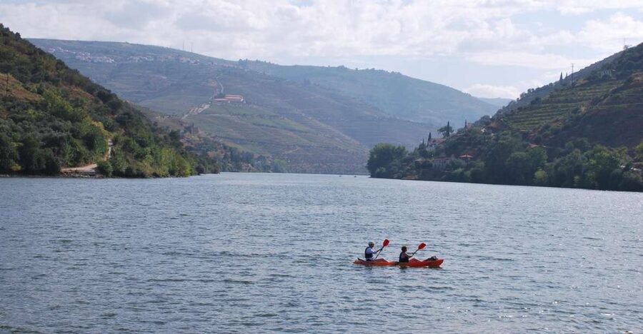 Pinhão: 4 Hour Douro Valley Kayak Rental - Choosing the quieter route