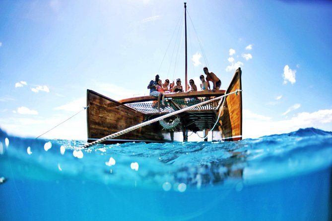 Polynesian Canoe Morning Sail - Sailing Kamoauli from Ala Moana Boulevard