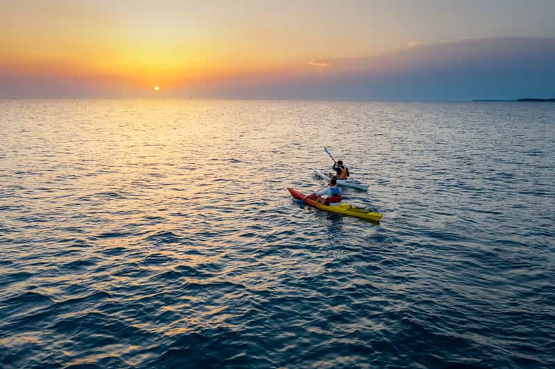 Poreč: Sea Kayaking Sunset Tour - Why sunset kayaking is a smart way to see Poreč