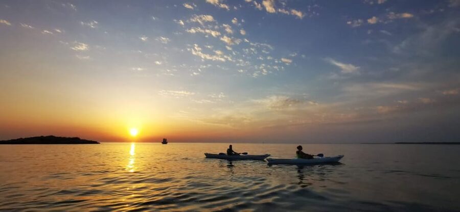 Poreč: Sea Kayaking Sunset Tour - What the 150 minutes usually feel like