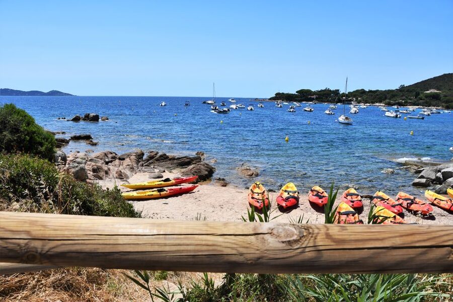 Porticcio: Guiding Kayaking Tour - Finding the kayak stand at Isolella