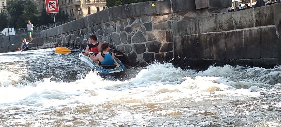 Prague: Vltava River Guided Canoeing Tour - Why a canoe is a smart way to see Prague
