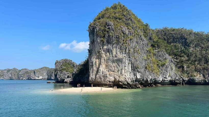 Private boat- Lan Ha Bay Half Day Tour with kayaking - Cruising among fishing villages and limestone islets
