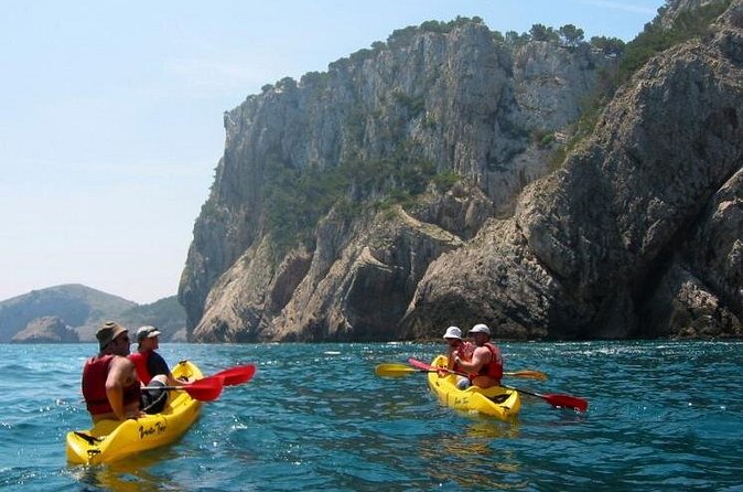 Private Costa Brava Kayak Experience with Snorkel from Barcelona - The secluded cove lunch break