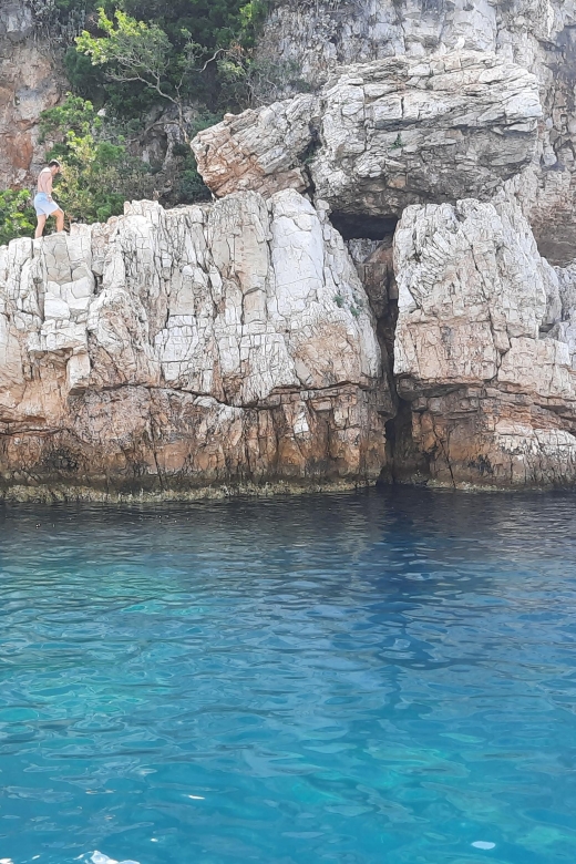 Private tour on a sailboat - Swim and paddle - Antibes Cape - Two hours for swimming, snorkeling, and paddleboarding