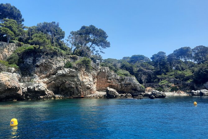 Private tour on a sailboat Swim and stand up paddle Antibes cape - What the welcome drink adds