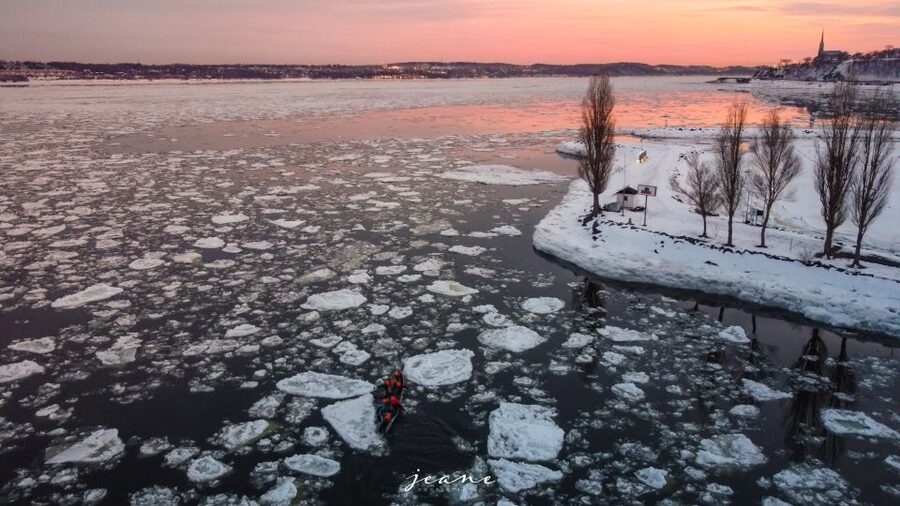 Quebec City: Ice Canoeing with Hot Chocolate & Sauna - Starting at Anse-au-Foulon