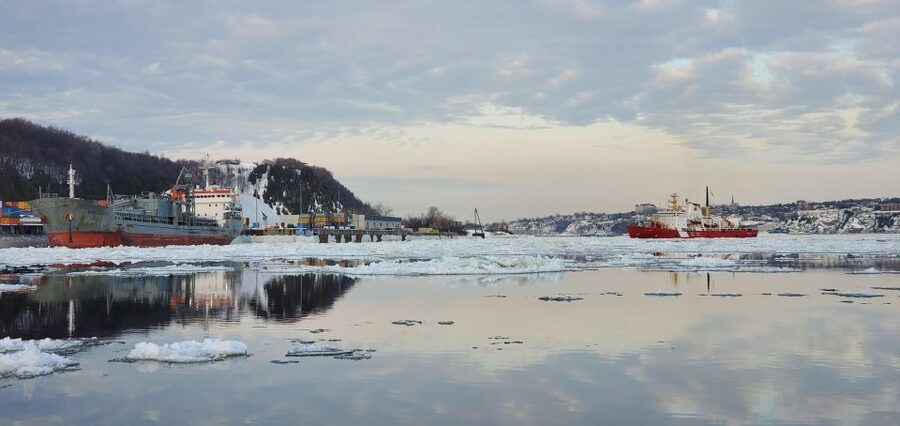 Quebec City: Ice Canoeing with Hot Chocolate & Sauna - Dressing for Cold Water and Hard Work