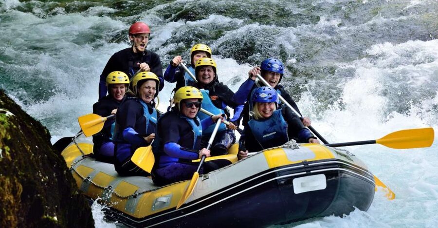 Rafting/Kayaking adventure river Kupa - The swimming and cliff-jumping break