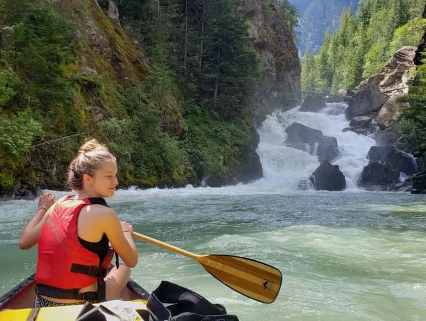 Revelstoke: Guided Canoe Tour with Snacks - Starting in Revelstoke with a clear plan