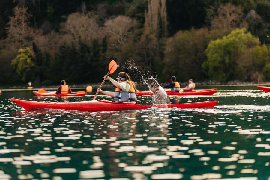 Rome: Popes' Lake, Kayak Tour with Swimming & Roman Pizza - Paddling past Castel Gandolfo and Roman sites