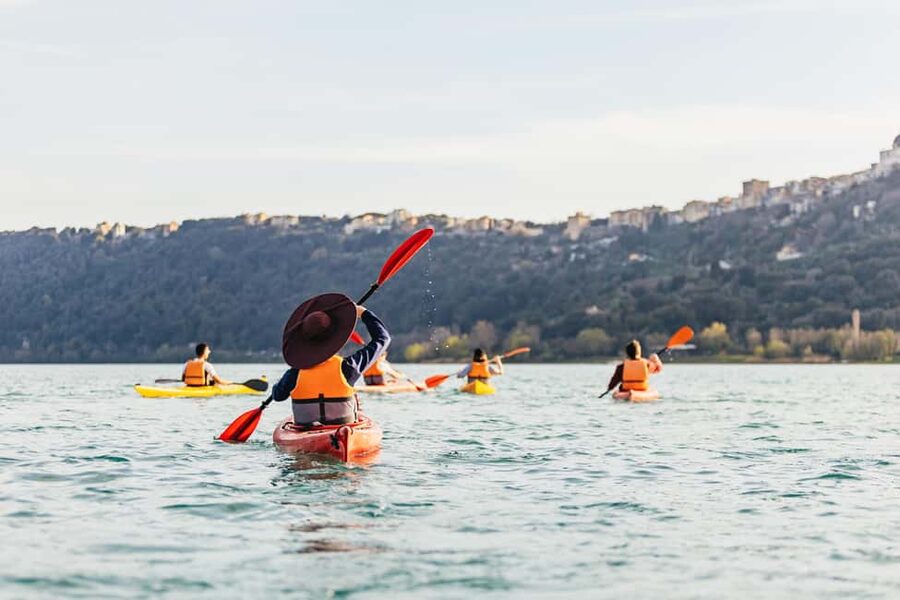 Rome: Popes' Lake, Kayak Tour with Swimming & Roman Pizza - The final 30 minutes back on the water