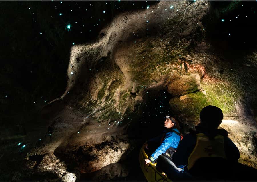 Rotorua: Glow Worm Kayak Tour - From Rotorua to Lake Okareka in 15 minutes