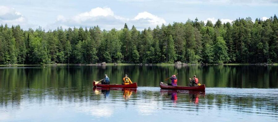 Rovaniemi: Guided Wilderness Kayaking Adventure - Reaching the lake beyond town