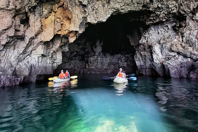 Sagres: Praia Da Ingrina Caves Guided Kayaking Tour - Paddling through the caves and rock formations