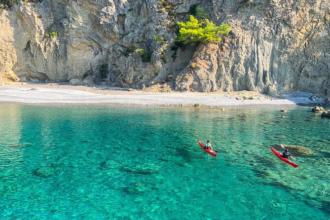 Saint Nicholas Island Sea Kayaking Tour - Why this coastline works so well by kayak