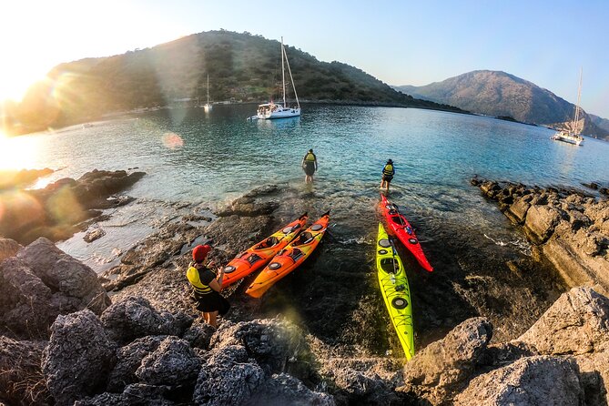 Saint Nicholas Island Sea Kayaking Tour - The small-group advantage