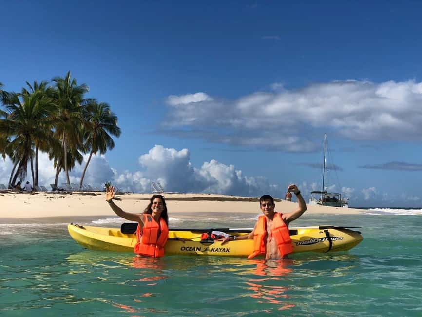 Samaná: Whale, Cayo Levantado, & Kayak in Samaná Bay Tour - A full day with several moving parts